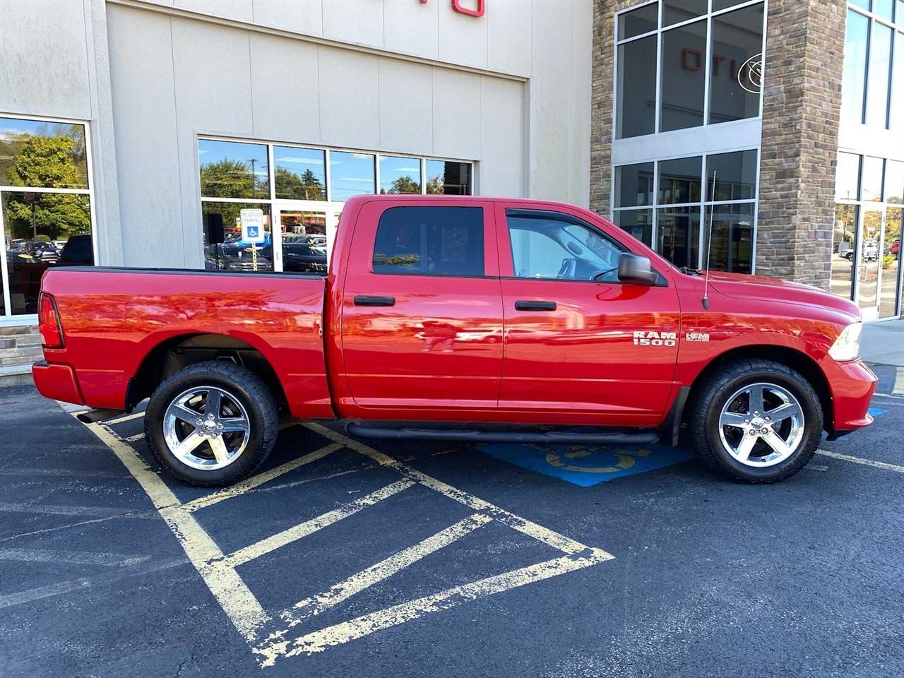 RAM 1500 Tradesman Crew Cab SWB 4WD 2018