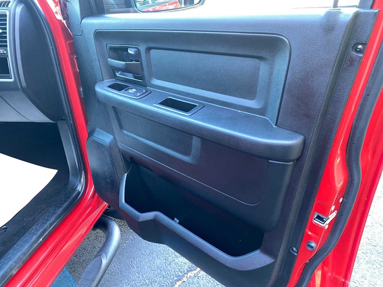 RAM 1500 Tradesman Crew Cab SWB 4WD 2018