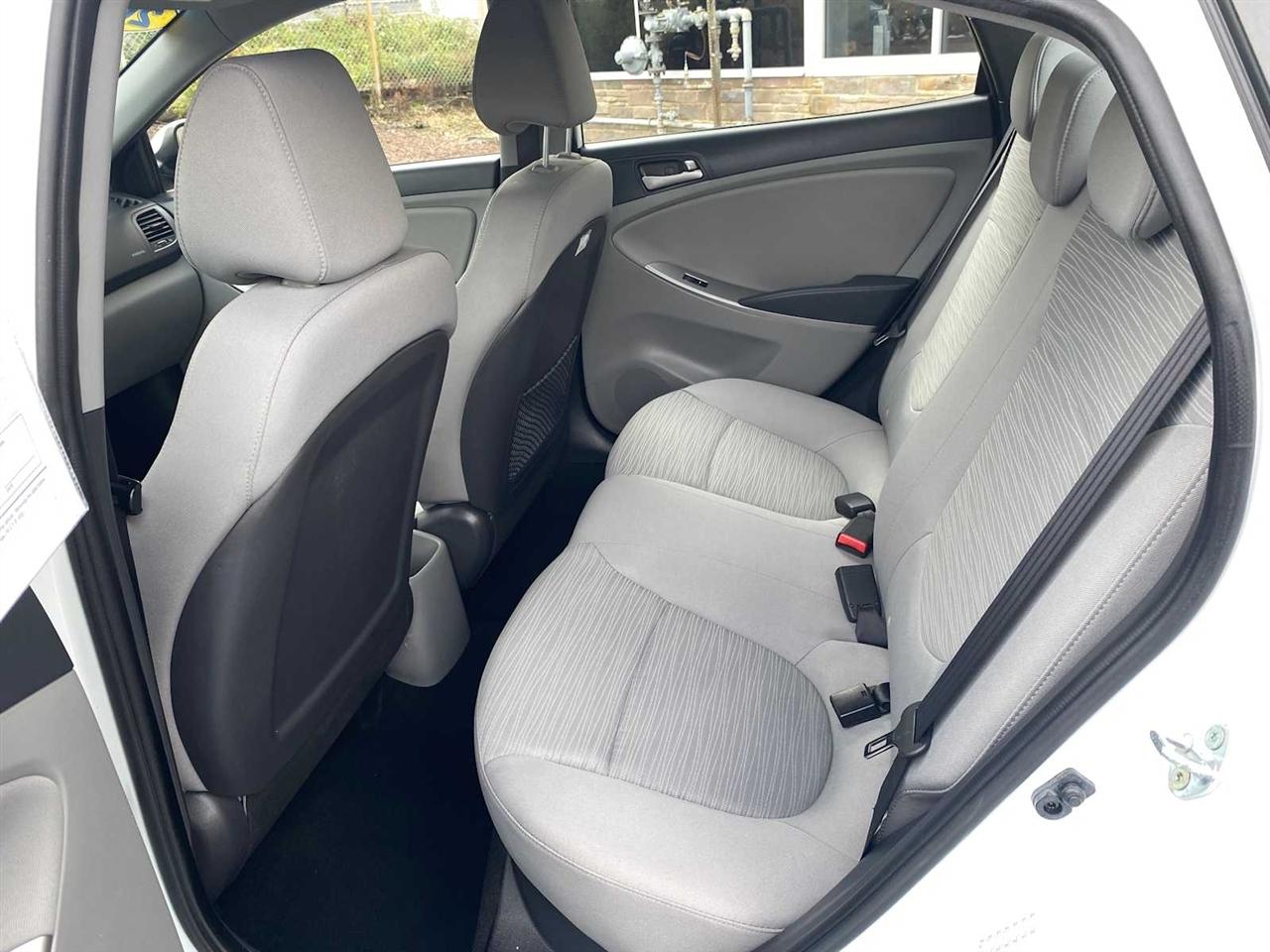 Hyundai Accent SE 4-Door 6A 2016