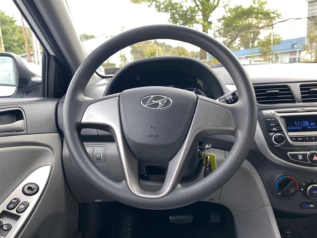 Hyundai Accent SE 4-Door 6A 2016