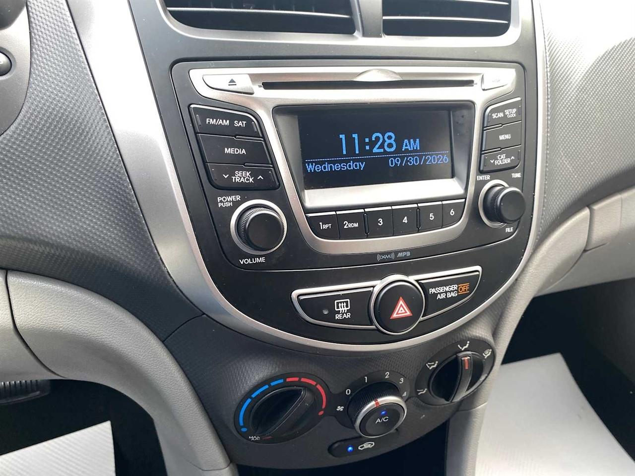 Hyundai Accent SE 4-Door 6A 2016