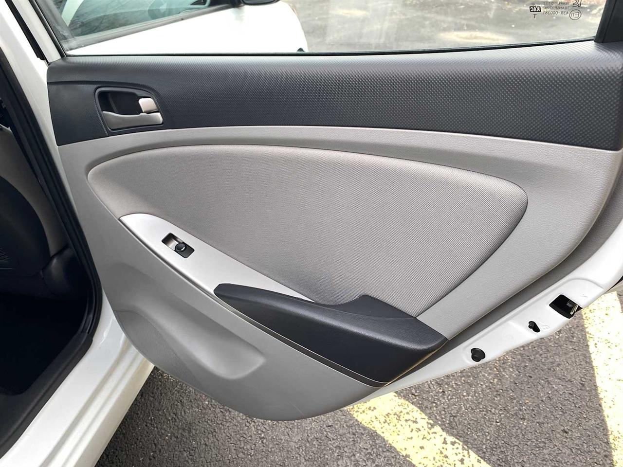 Hyundai Accent SE 4-Door 6A 2016