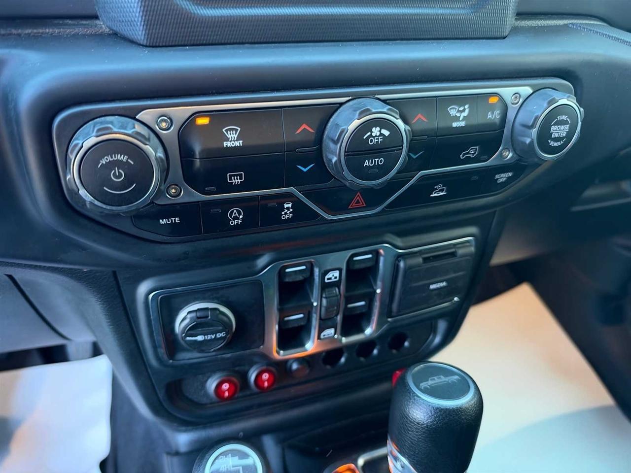 Jeep Gladiator Willys 4x4 2021