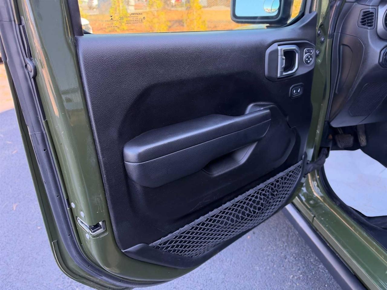 Jeep Gladiator Willys 4x4 2021