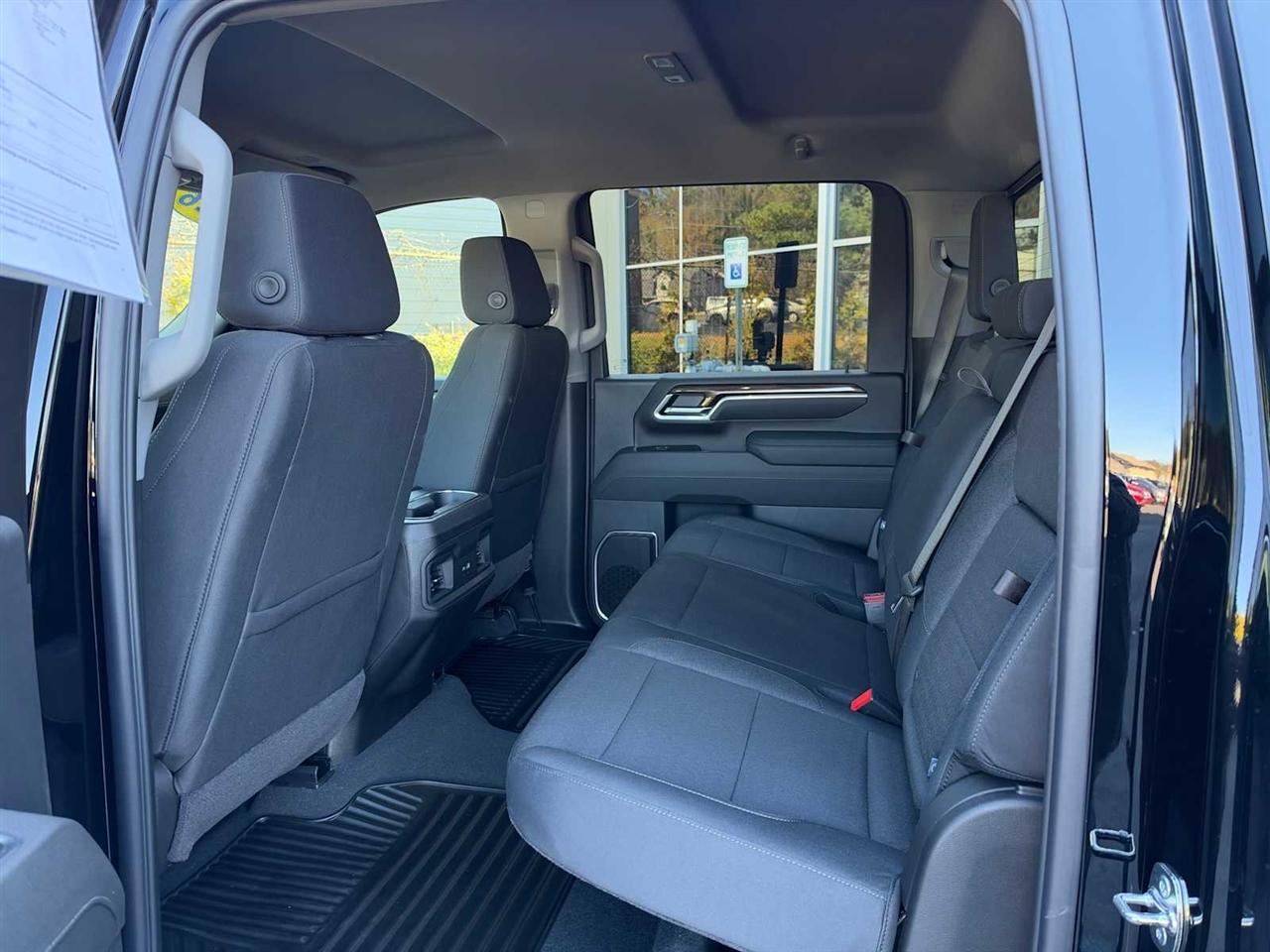 Chevrolet Silverado 2500HD LT Crew Cab 4WD 2026