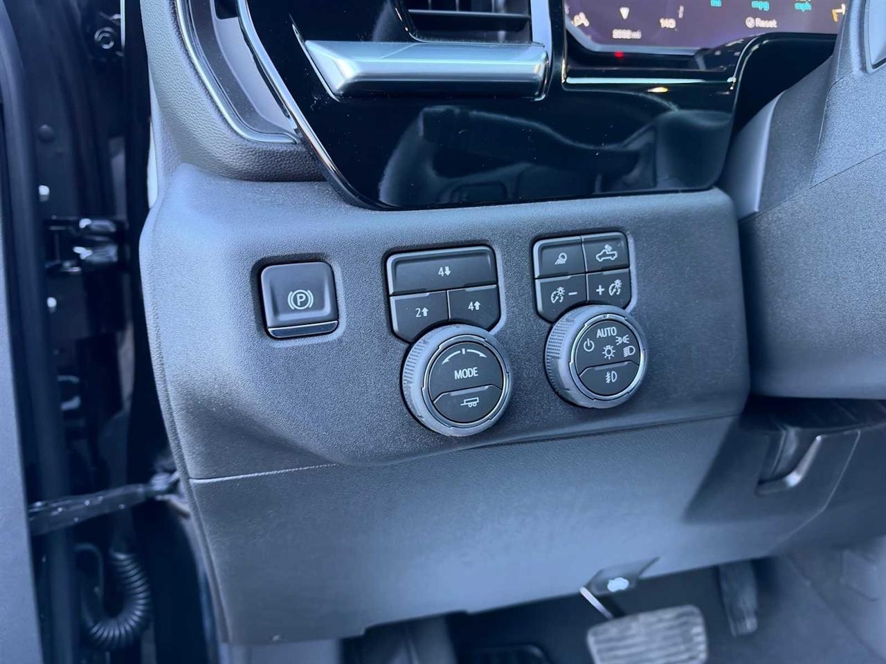 Chevrolet Silverado 2500HD LT Crew Cab 4WD 2026