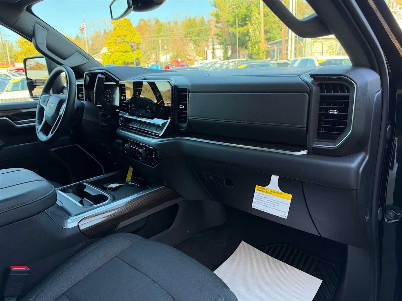 Chevrolet Silverado 2500HD LT Crew Cab 4WD 2026