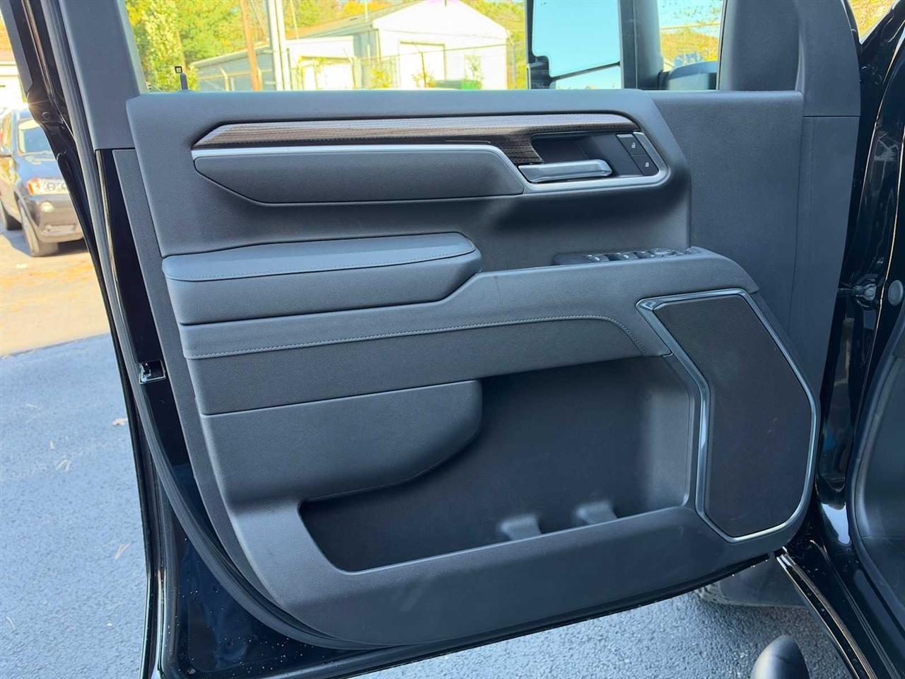 Chevrolet Silverado 2500HD LT Crew Cab 4WD 2026