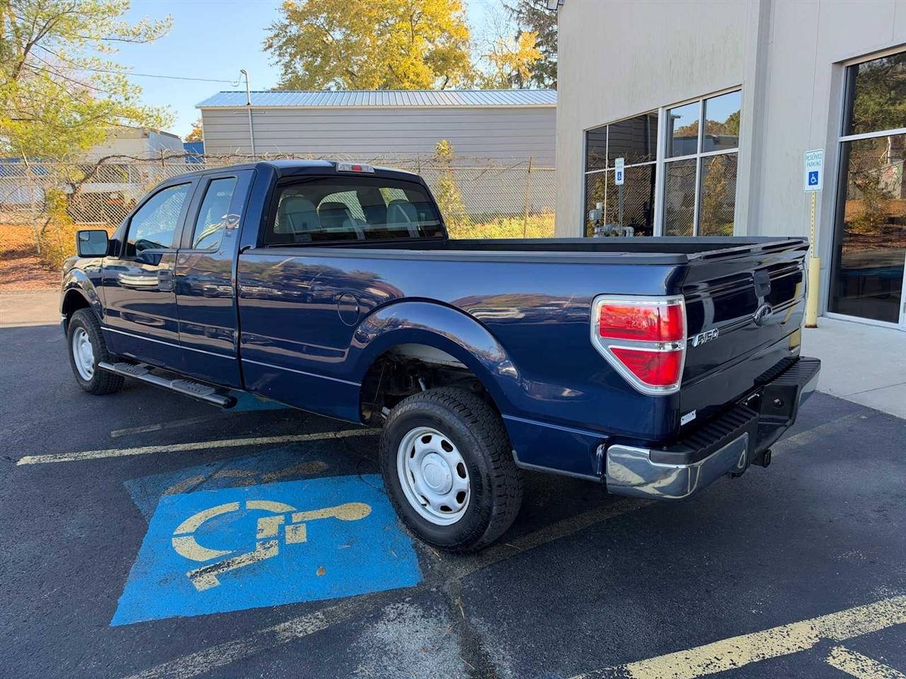 Ford F-150 XL SuperCab 8-ft. Bed 4WD 2013
