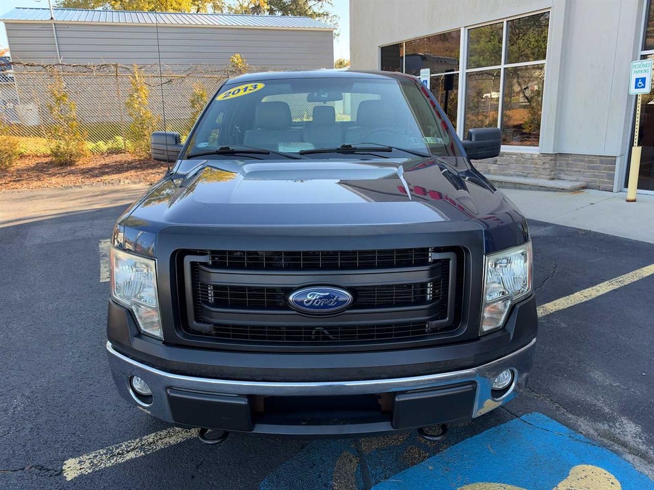 Ford F-150 XL SuperCab 8-ft. Bed 4WD 2013