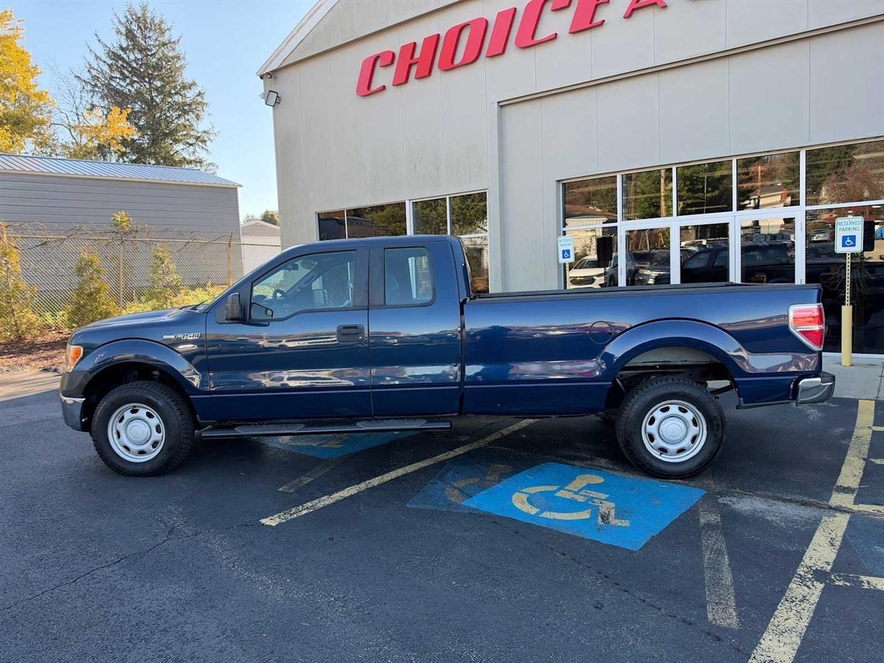 Ford F-150 XL SuperCab 8-ft. Bed 4WD 2013