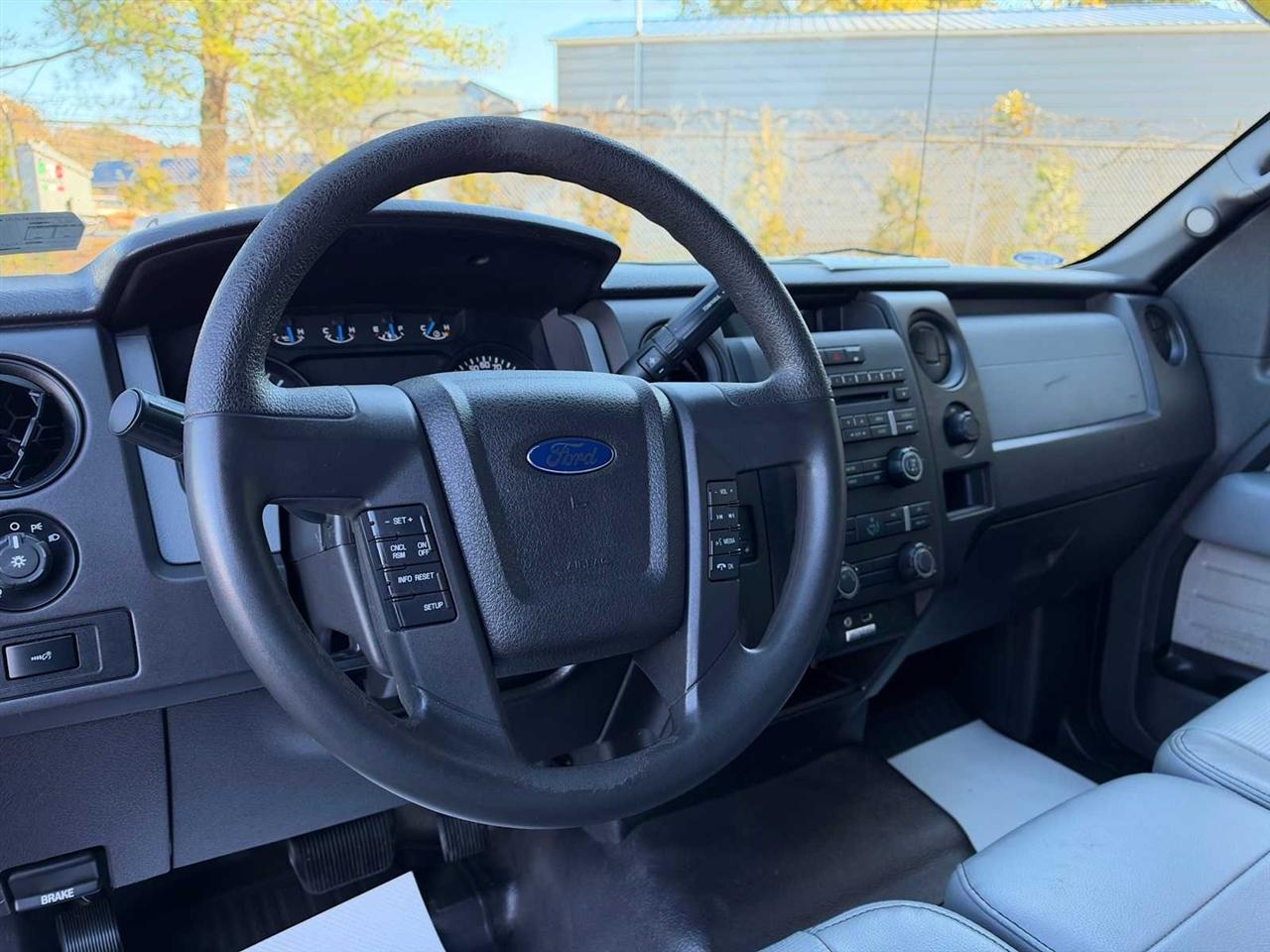 Ford F-150 XL SuperCab 8-ft. Bed 4WD 2013