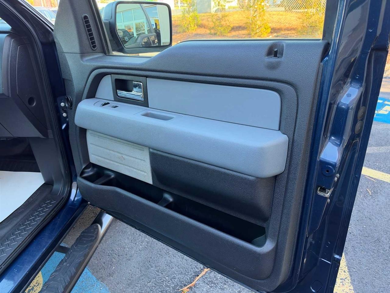 Ford F-150 XL SuperCab 8-ft. Bed 4WD 2013