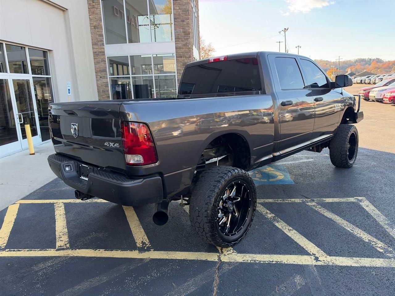RAM 2500 Tradesman Crew Cab SWB 4WD 2016