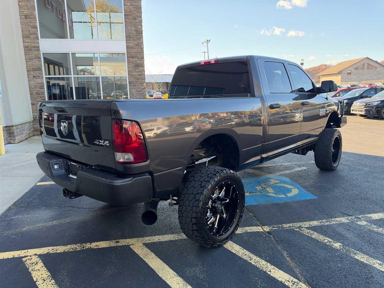 RAM 2500 Tradesman Crew Cab SWB 4WD 2016