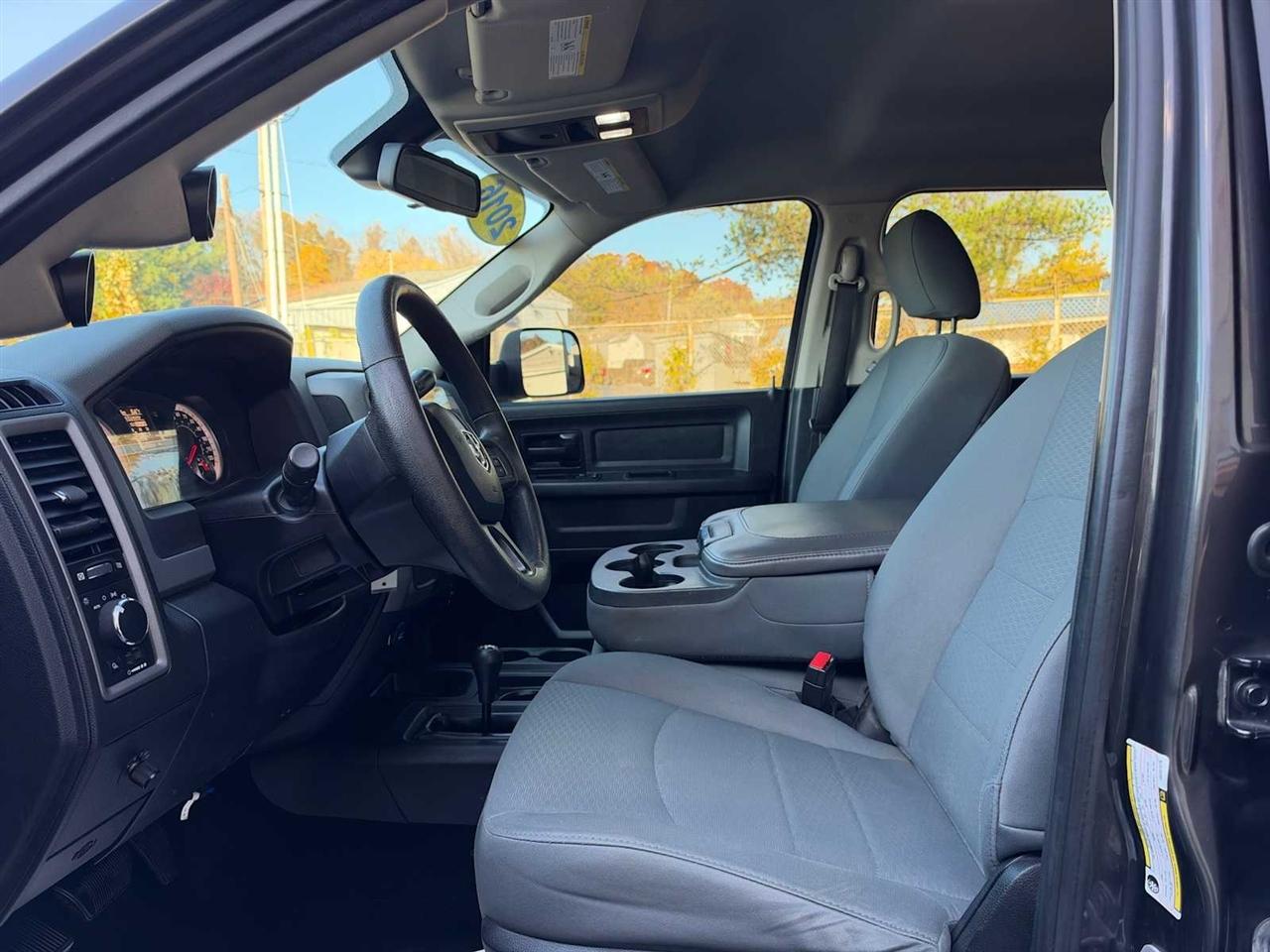 RAM 2500 Tradesman Crew Cab SWB 4WD 2016