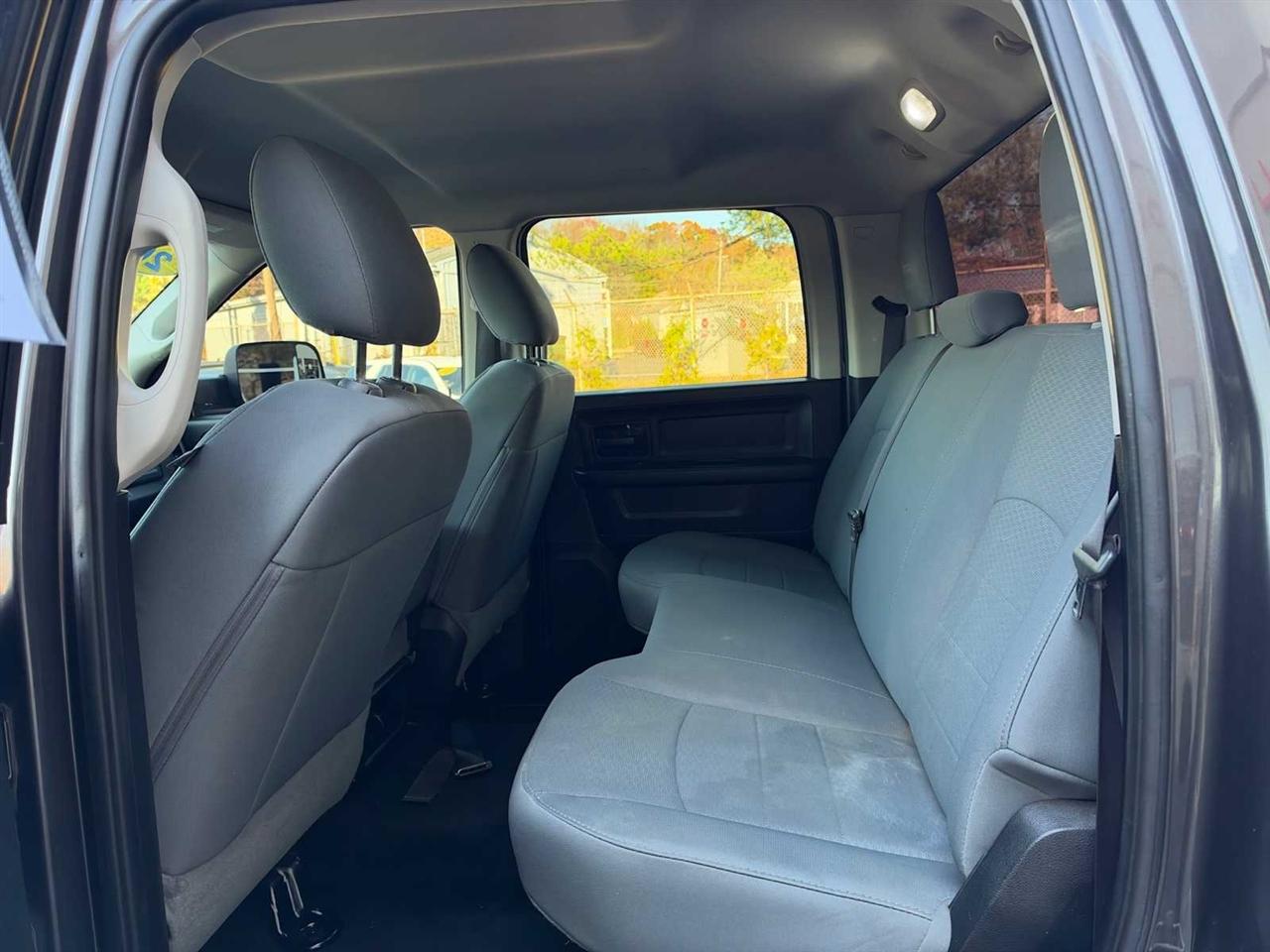 RAM 2500 Tradesman Crew Cab SWB 4WD 2016