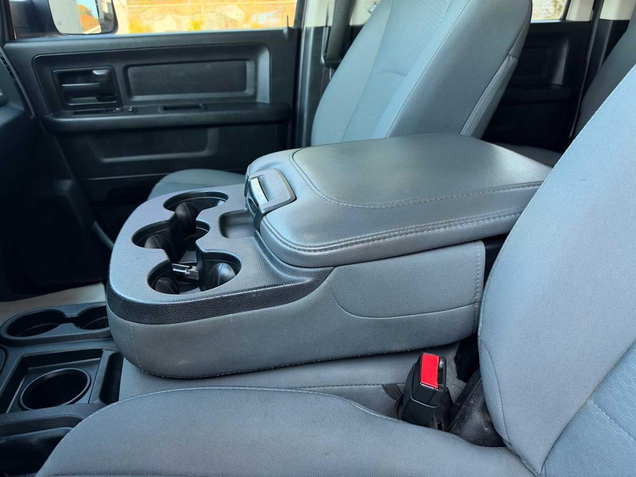 RAM 2500 Tradesman Crew Cab SWB 4WD 2016