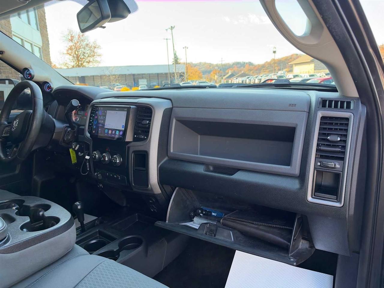 RAM 2500 Tradesman Crew Cab SWB 4WD 2016