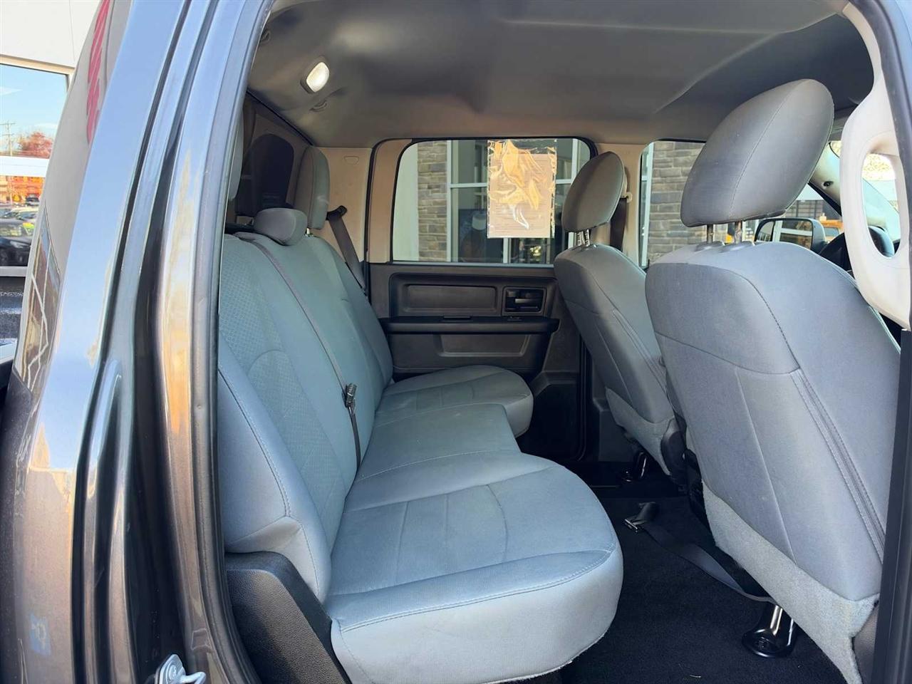 RAM 2500 Tradesman Crew Cab SWB 4WD 2016