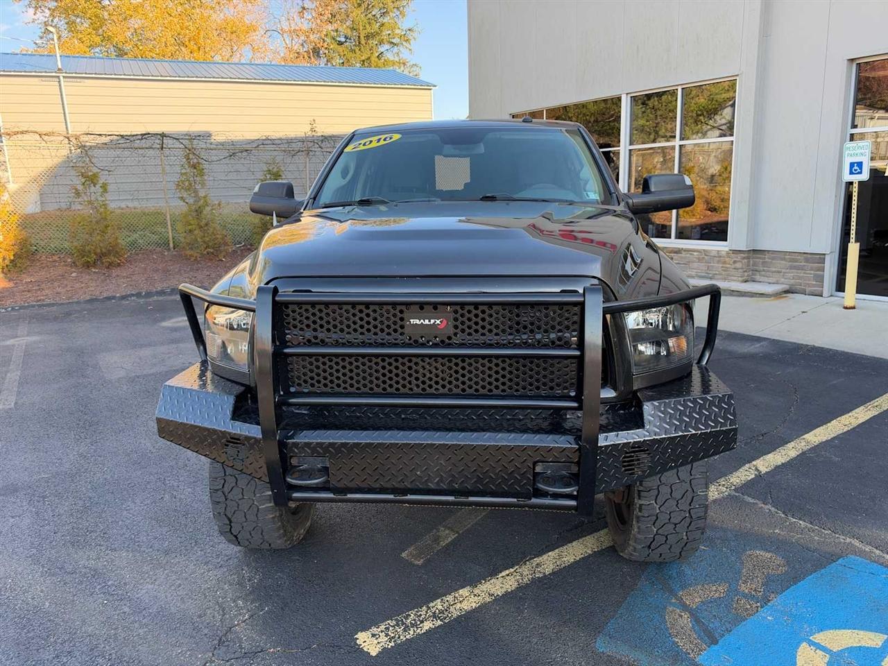 RAM 2500 Tradesman Crew Cab SWB 4WD 2016