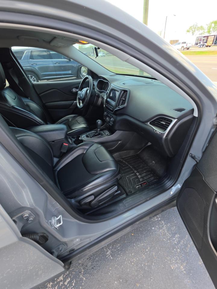 Jeep Cherokee Latitude Plus FWD 2019