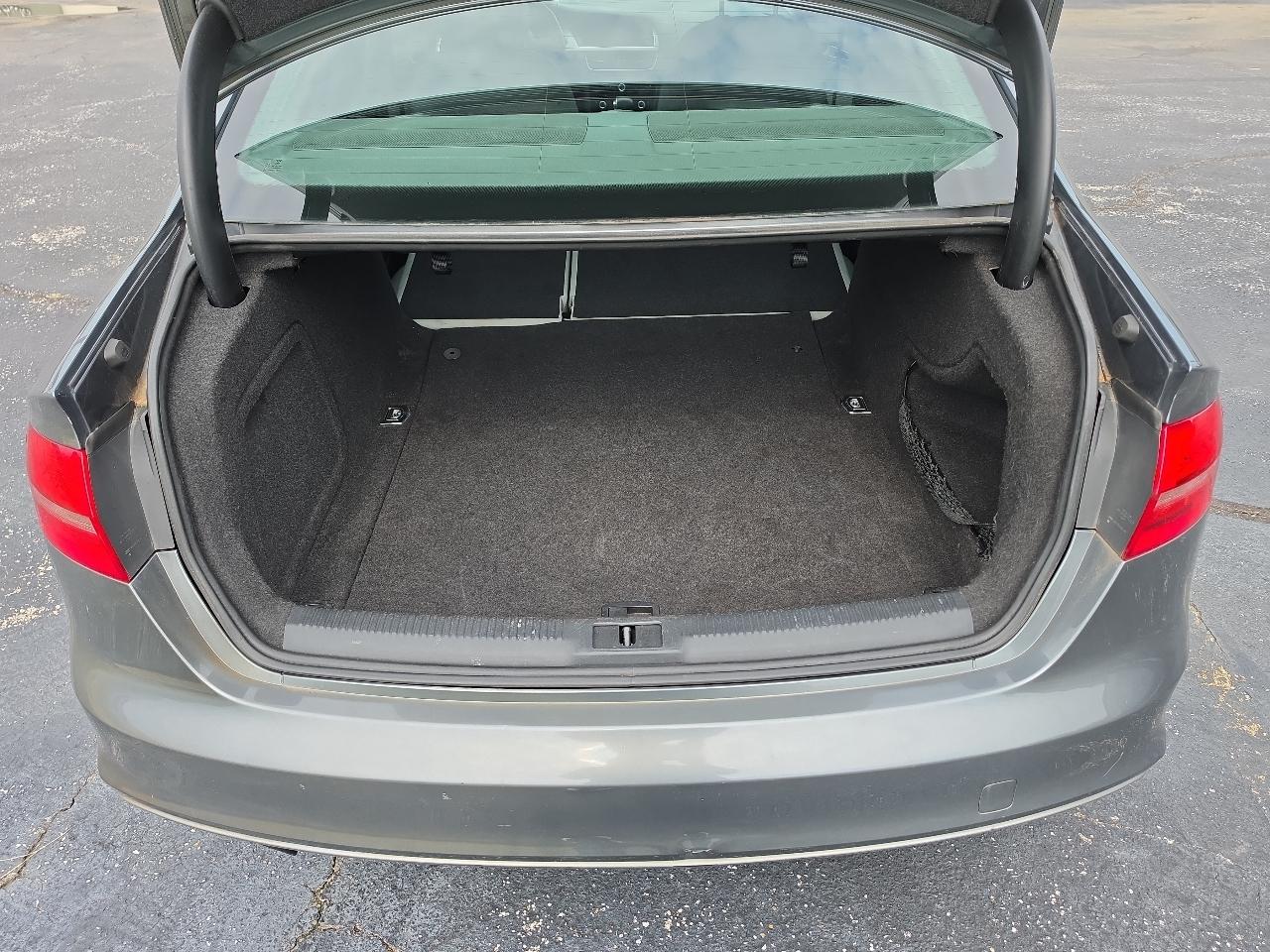 Audi A4 2.0T Sedan quattro Tiptronic 2015