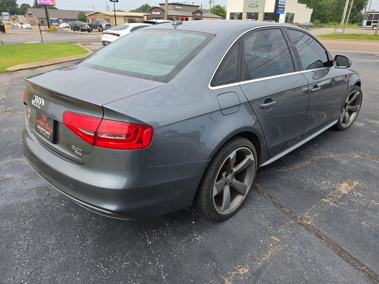 Audi A4 2.0T Sedan quattro Tiptronic 2015