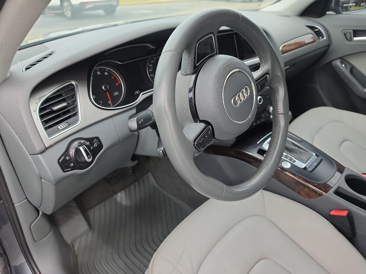 Audi A4 2.0T Sedan quattro Tiptronic 2015