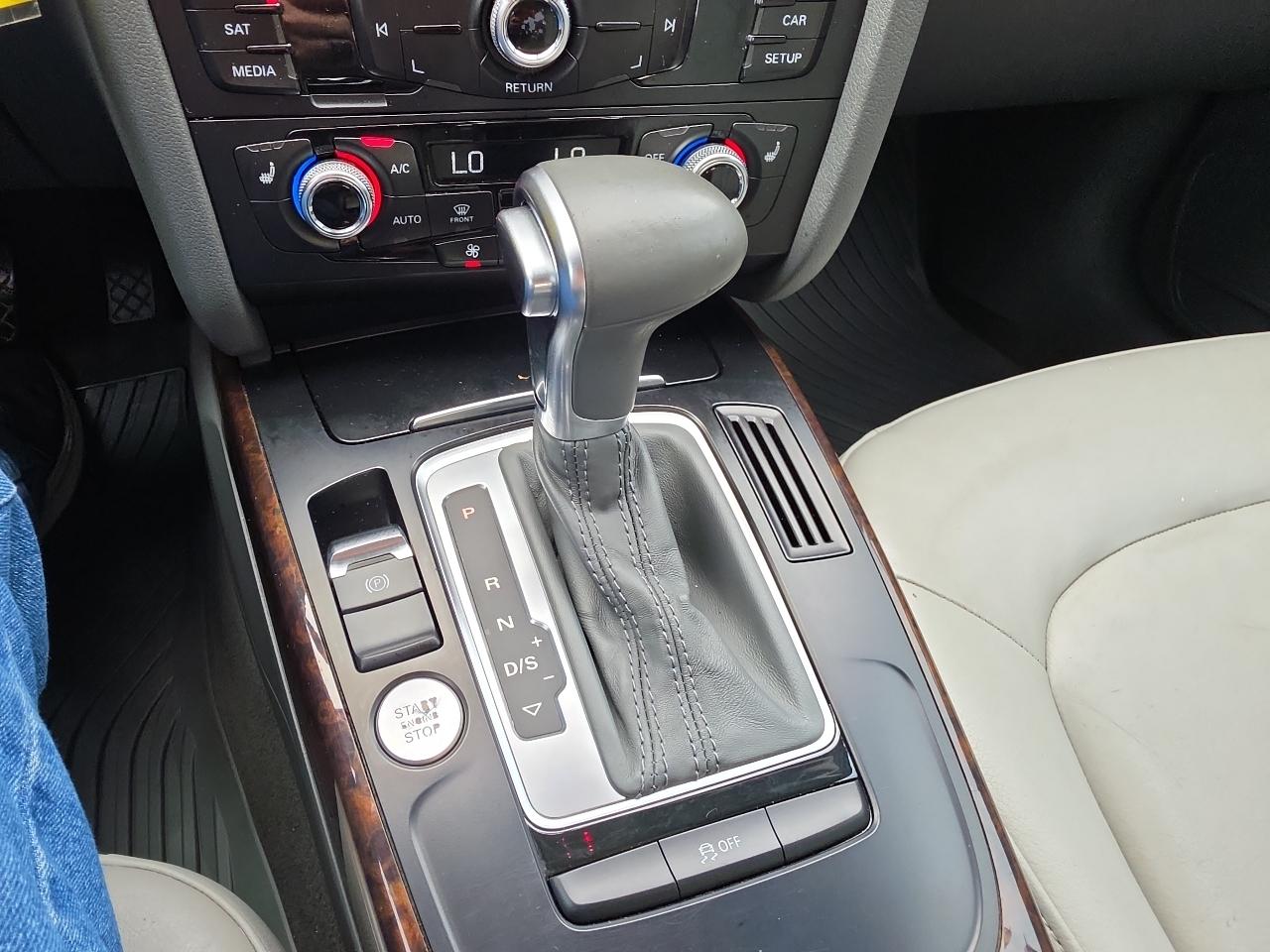 Audi A4 2.0T Sedan quattro Tiptronic 2015