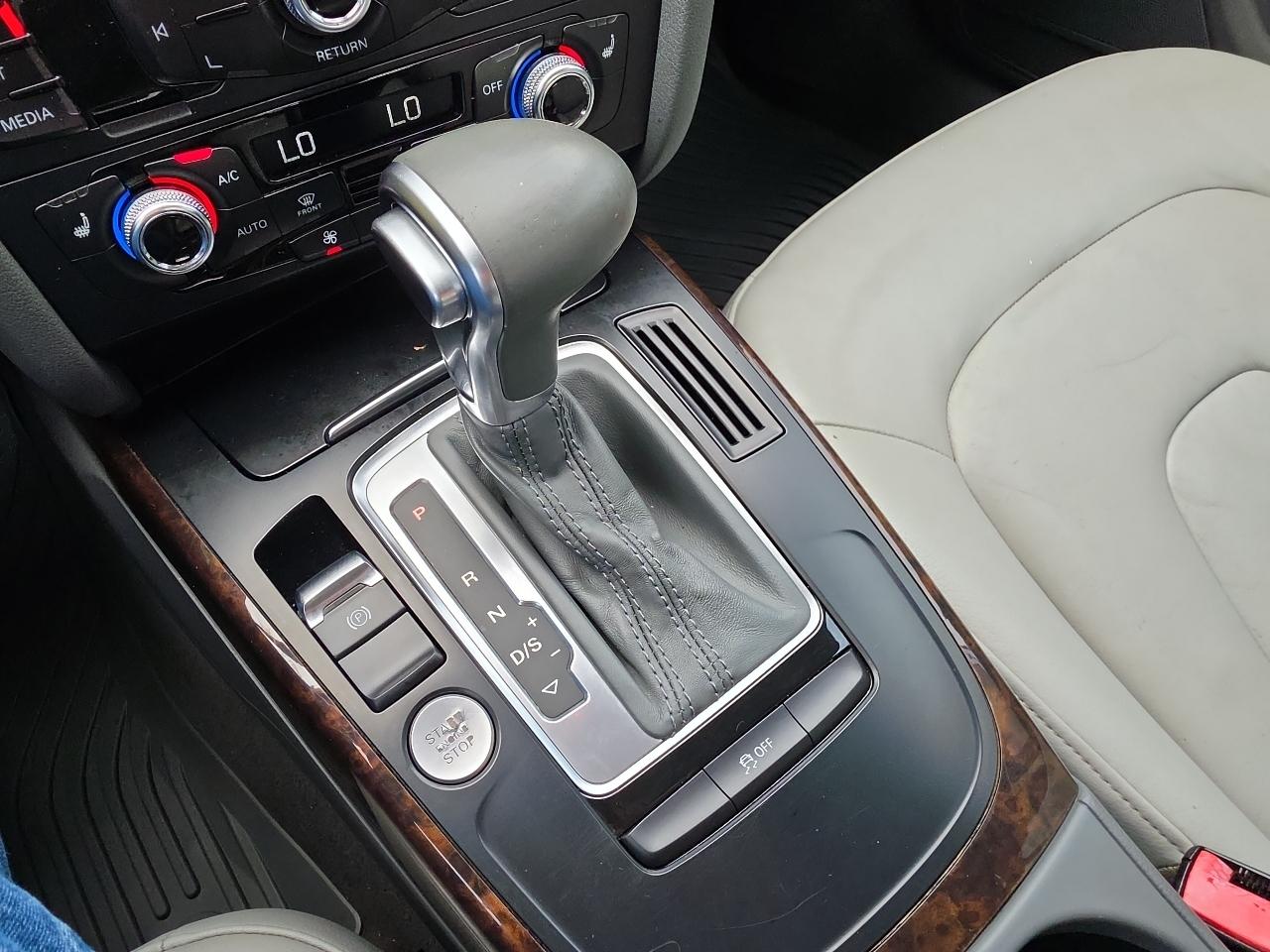 Audi A4 2.0T Sedan quattro Tiptronic 2015