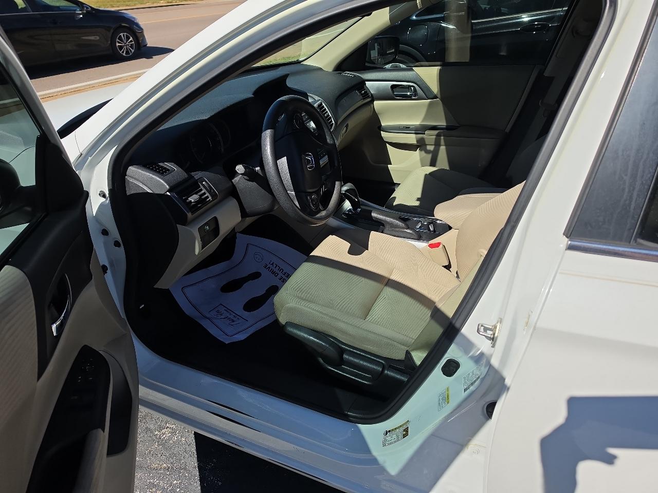 Honda Accord LX Sedan CVT 2014