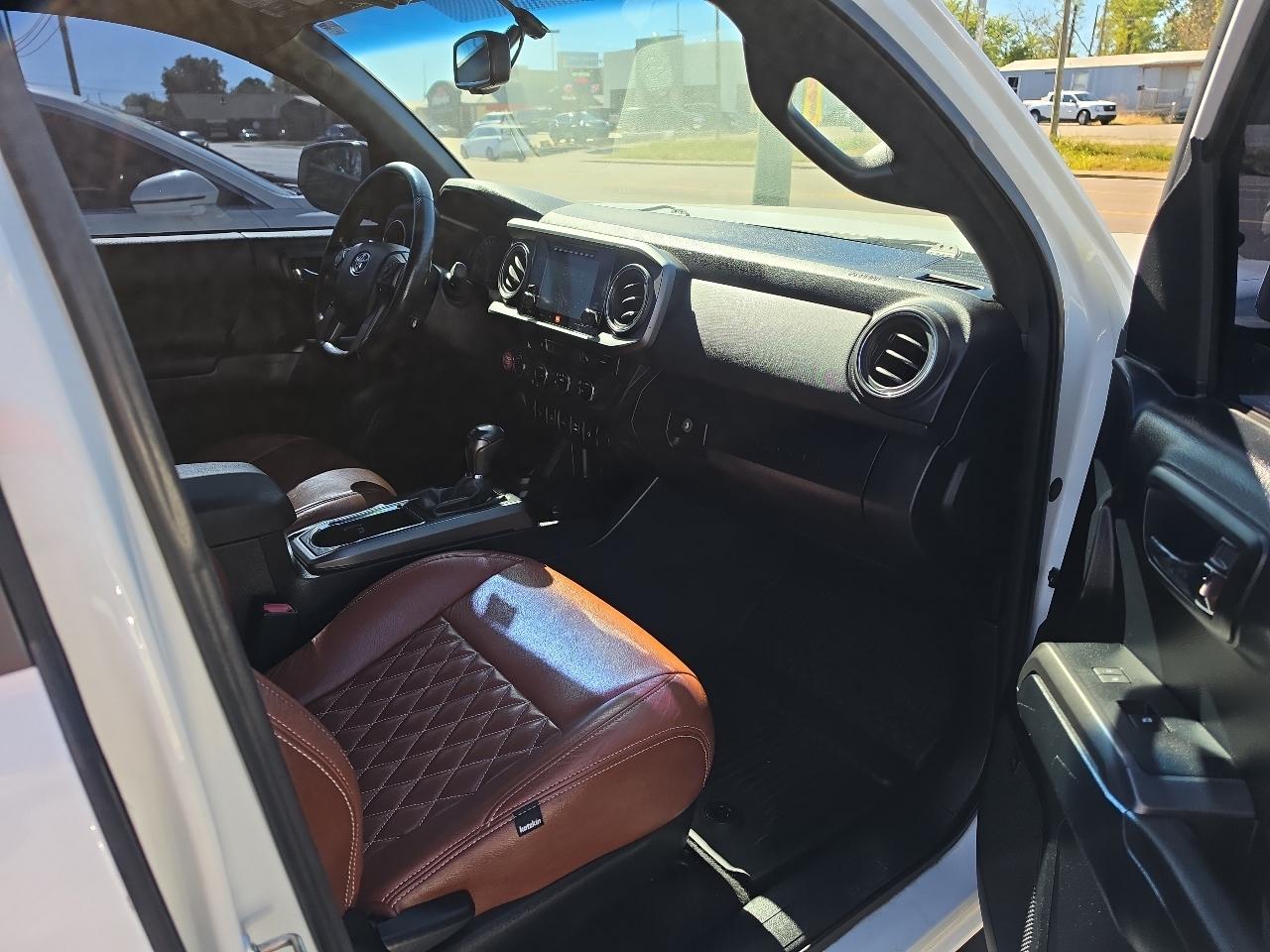 Toyota Tacoma SR5 Double Cab Long Bed V6 6AT 4WD 2016