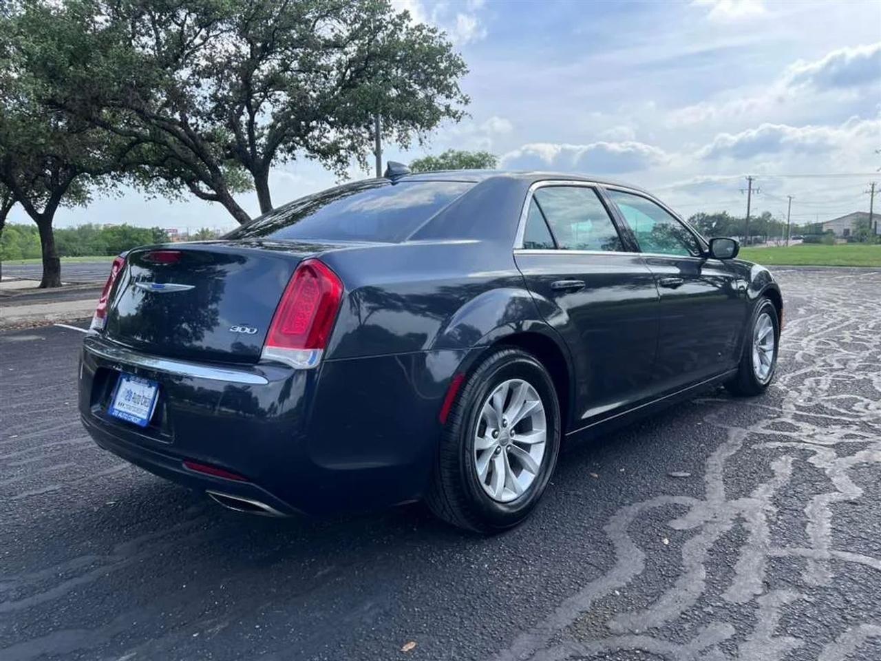Chrysler 300  2018
