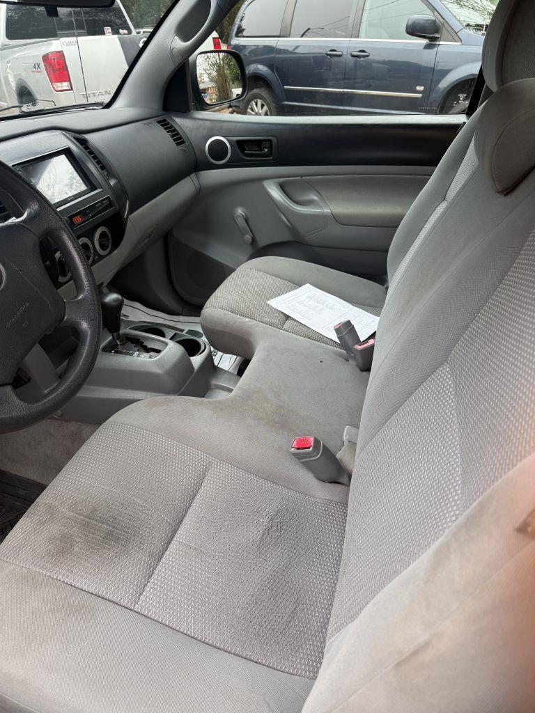 Toyota Tacoma Regular Cab 2WD 2011