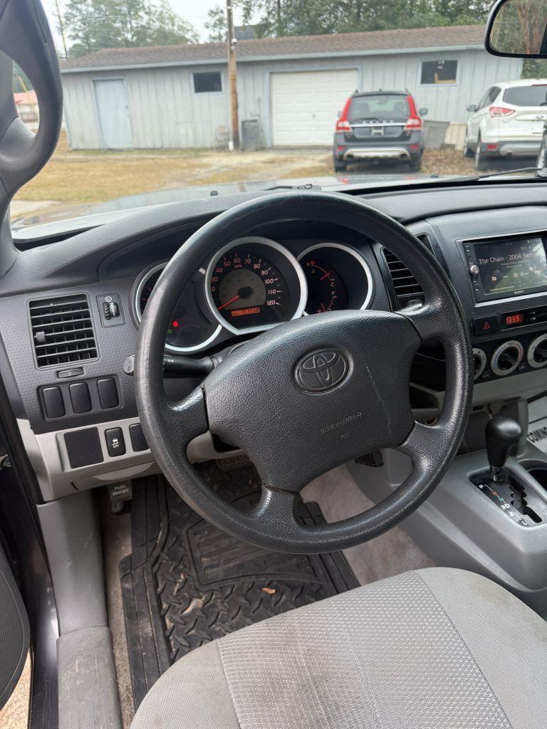 Toyota Tacoma Regular Cab 2WD 2011