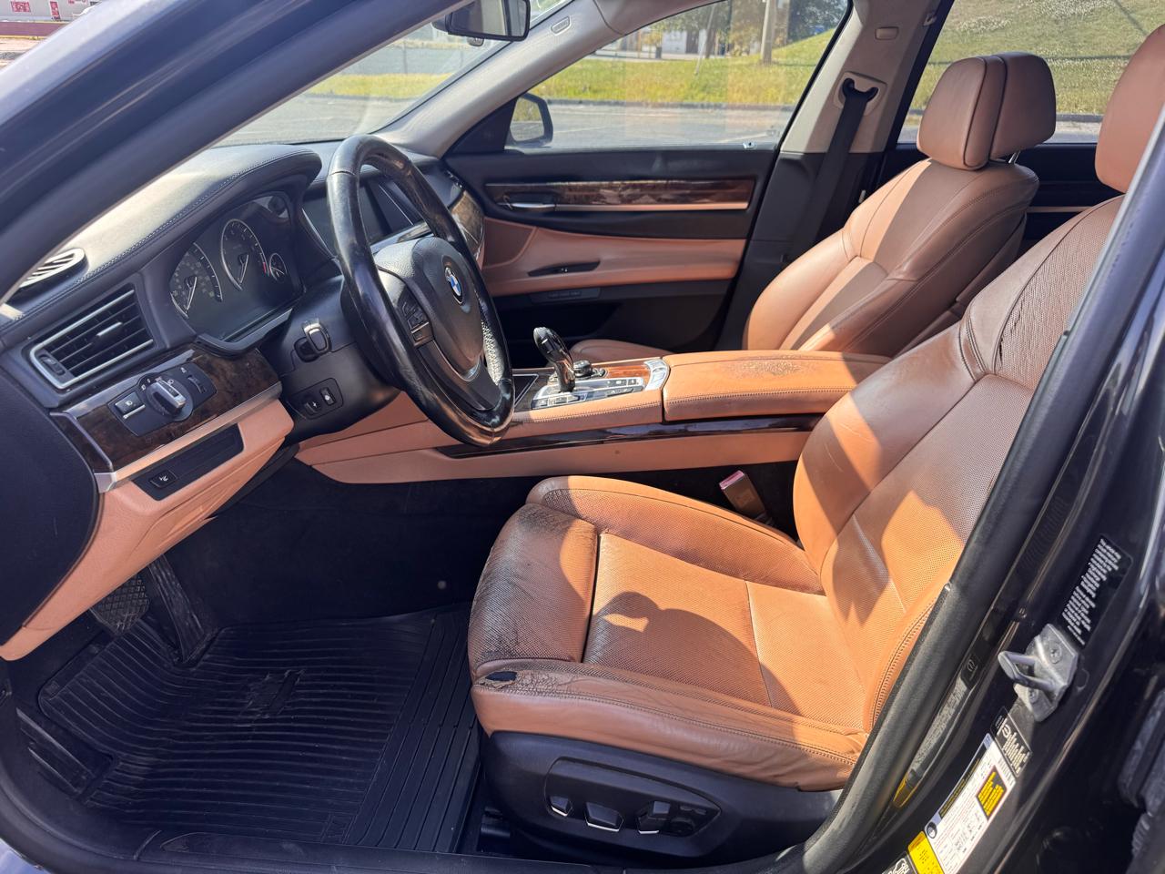 BMW 750Li xDrive Base 2013