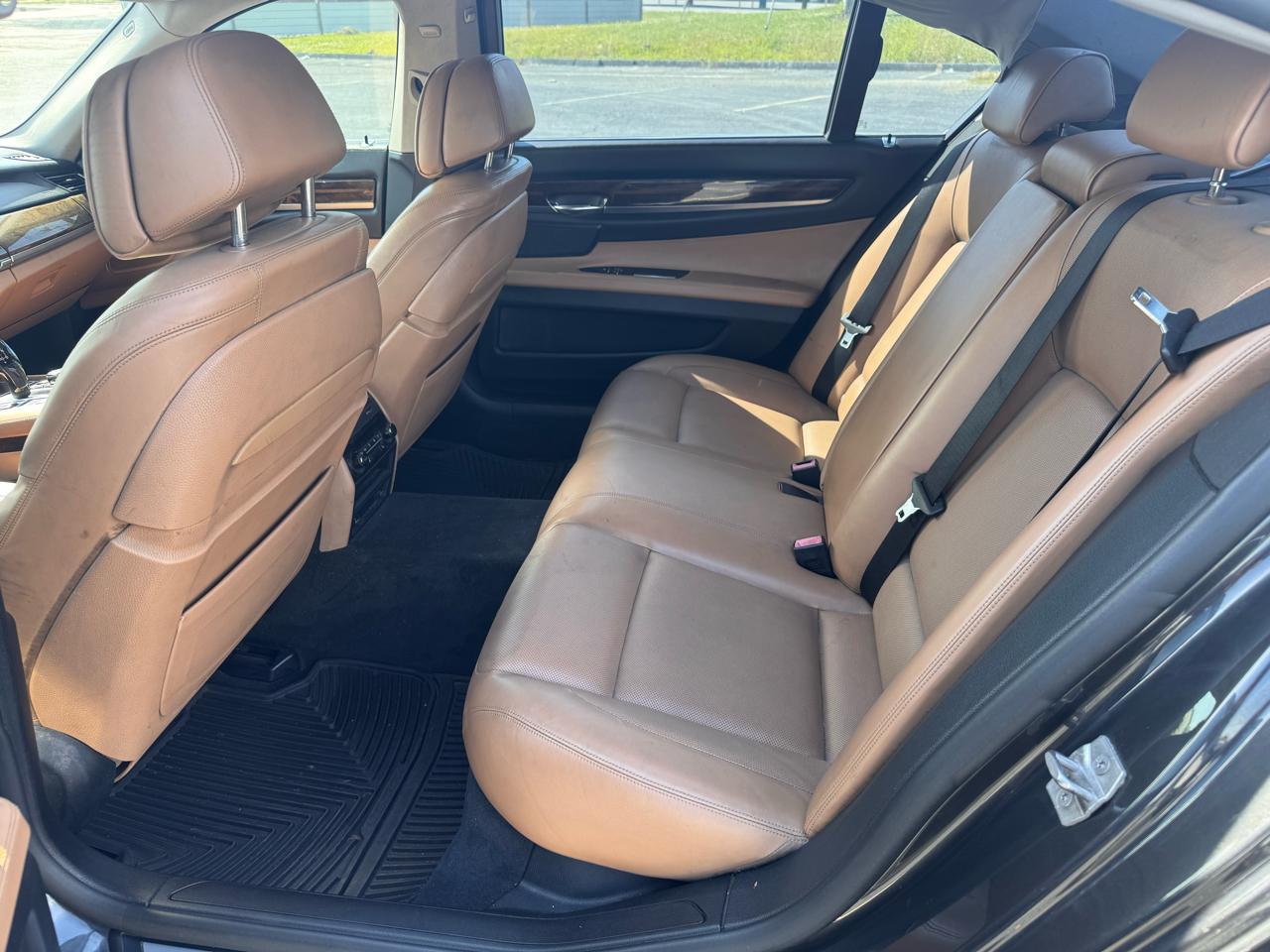 BMW 750Li xDrive Base 2013