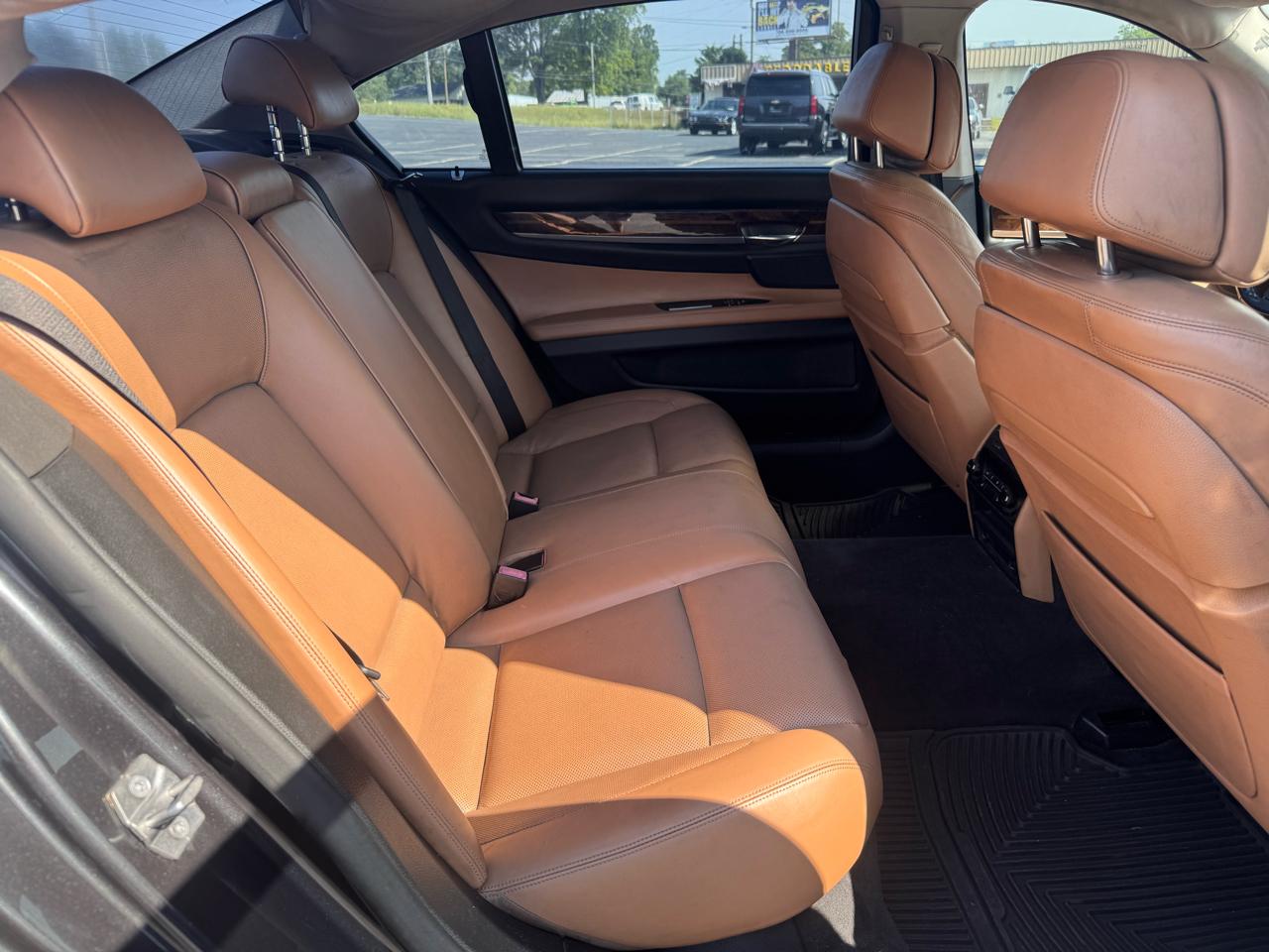 BMW 750Li xDrive Base 2013