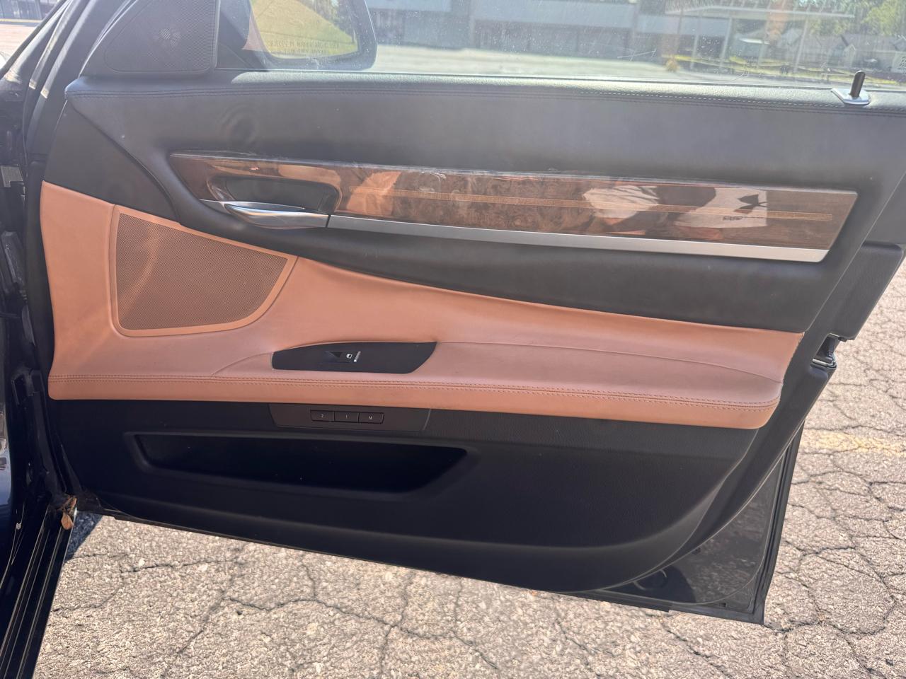 BMW 750Li xDrive Base 2013