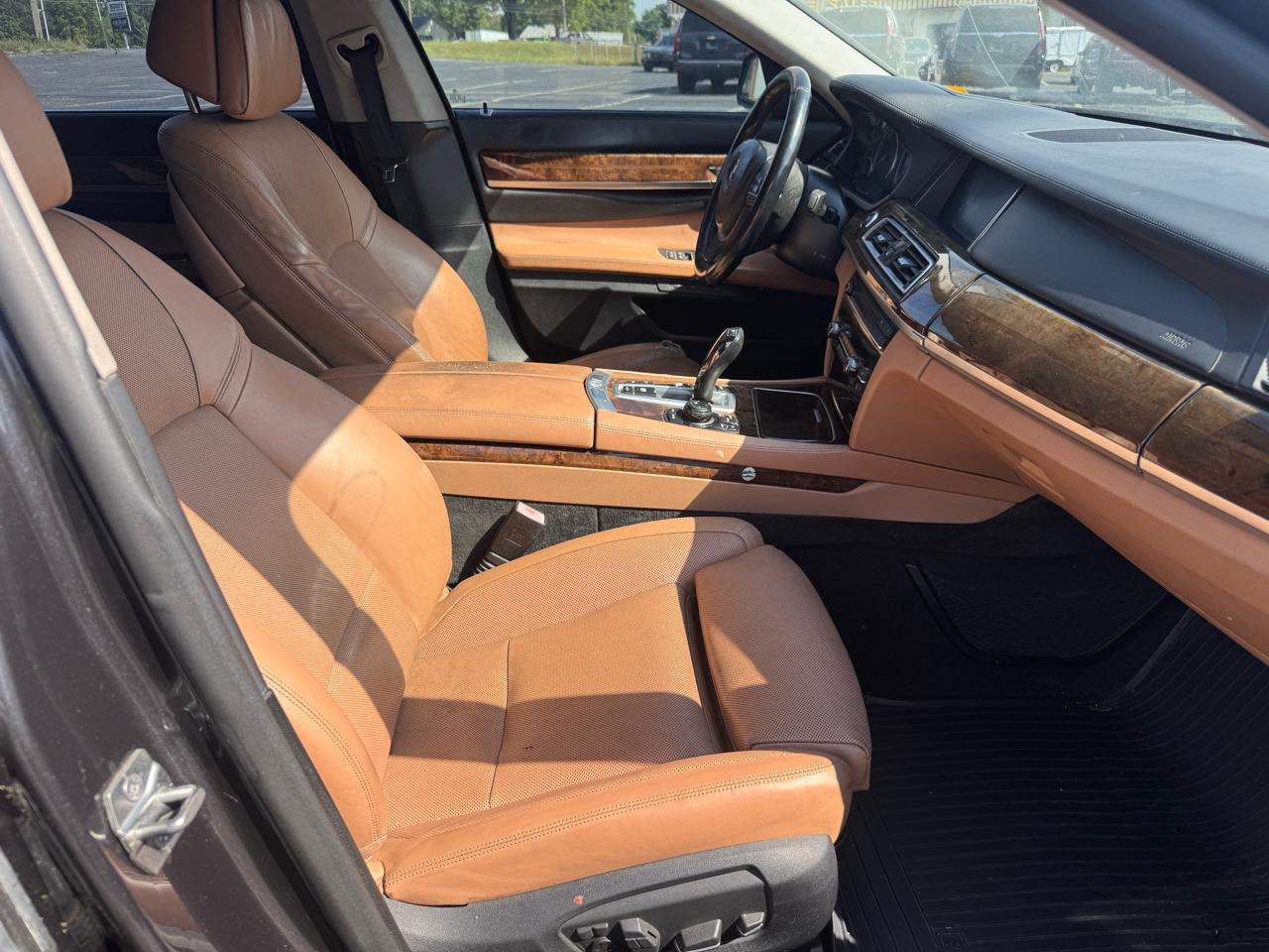 BMW 750Li xDrive Base 2013