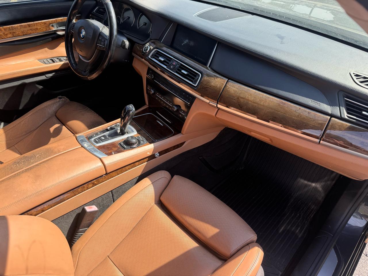 BMW 750Li xDrive Base 2013