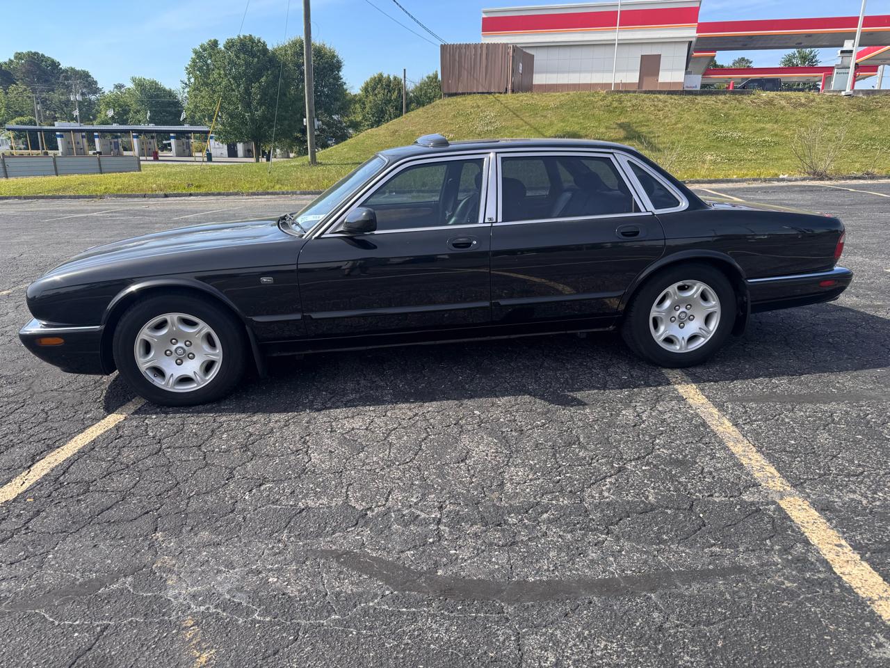 Jaguar XJ Sedan XJR 2000
