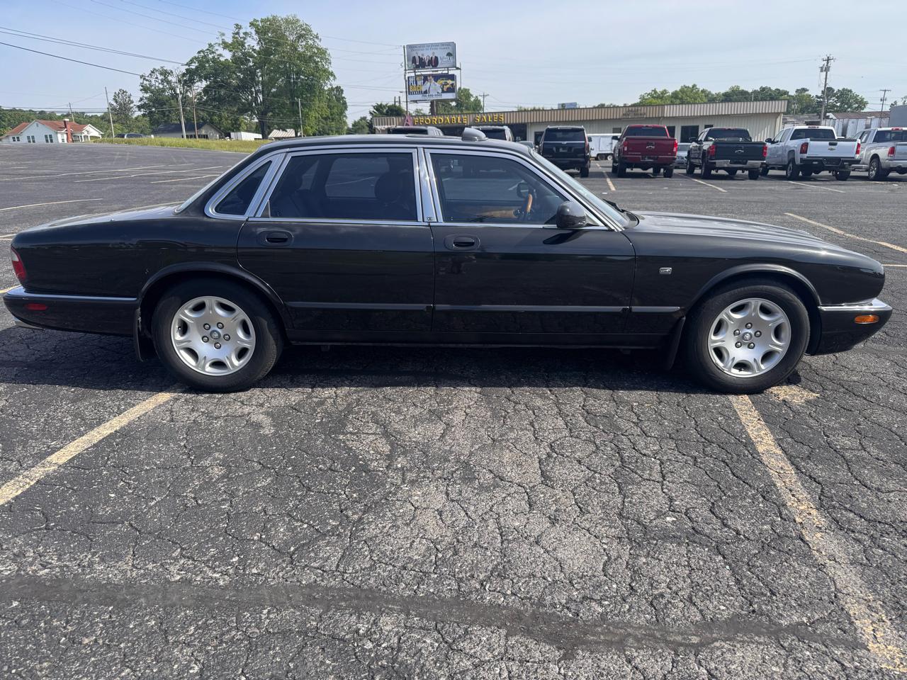 Jaguar XJ Sedan XJR 2000