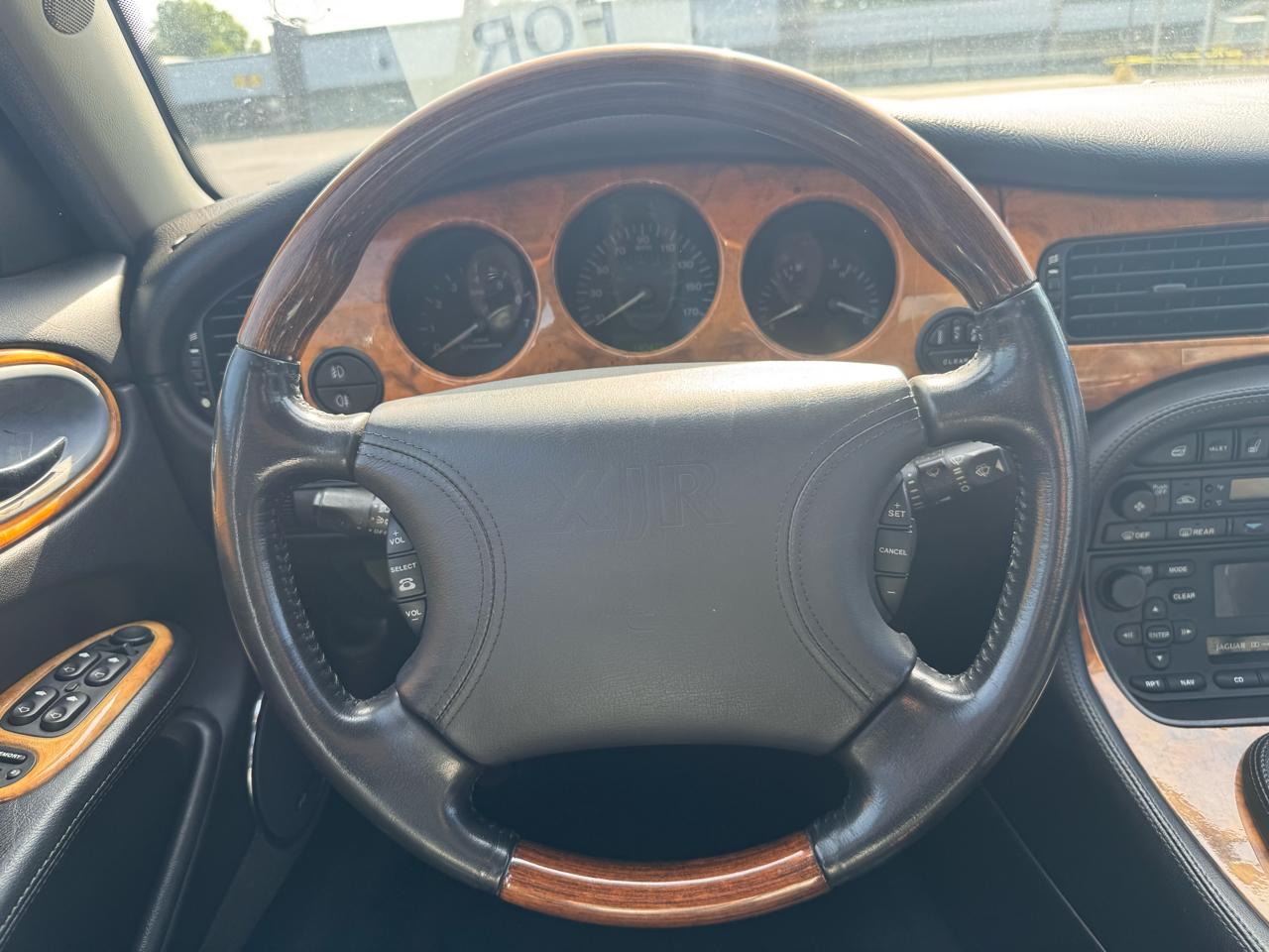 Jaguar XJ Sedan XJR 2000