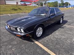 2000 Jaguar XJ Sedan 