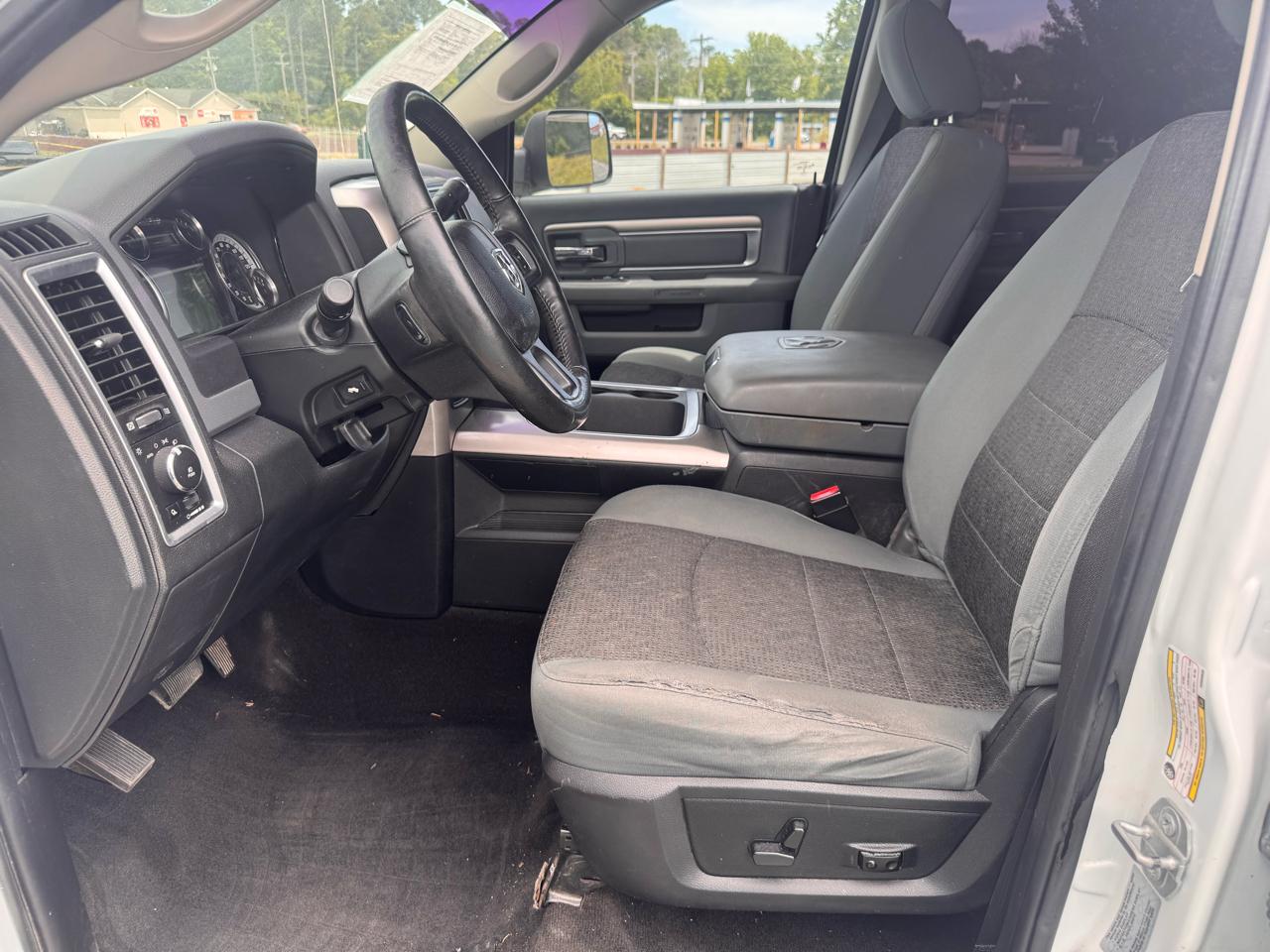 RAM 3500 SLT Crew Cab LWB 4WD DRW 2017