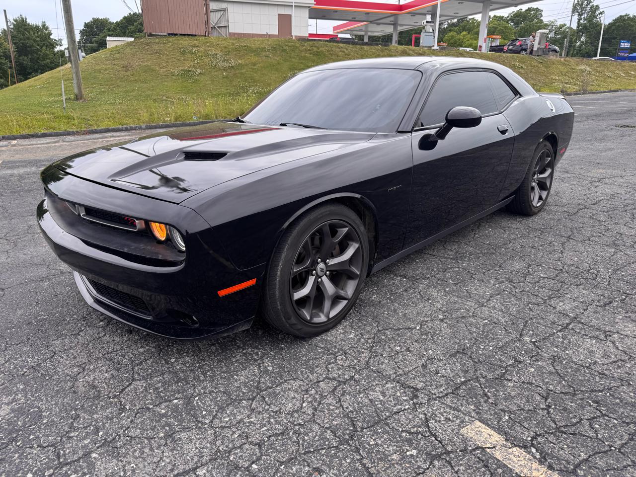 2017 Dodge Challenger R/T's photo
