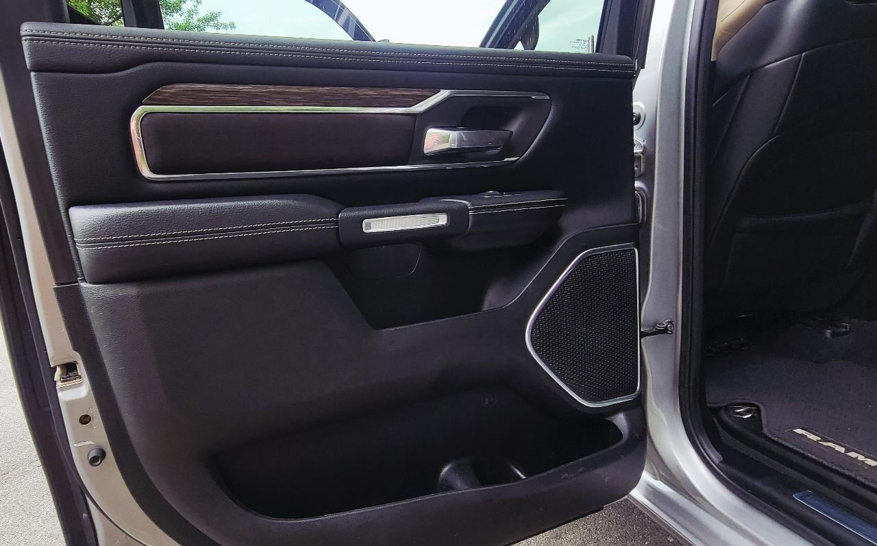 RAM 1500 Laramie Crew Cab SWB 4WD 2019