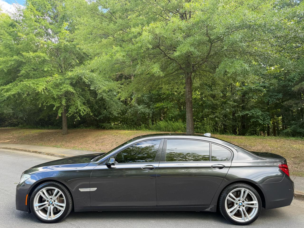 BMW 7-Series 750Li 2015